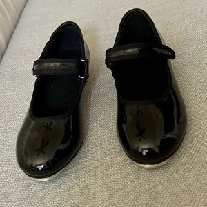 Girls tap shoes